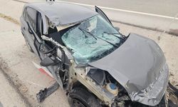 Aksaray Konya yolunda feci kaza: Otomobil kamyona arkadan çarptı
