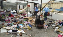 Kötü koku yayılan evden çıkmayan kalmadı!