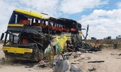 Yolcu otobüsü feci halde kaza yaptı: 13 ölü