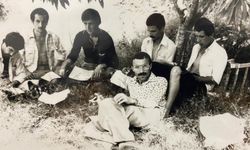 Aşkımız bile içimizde saklıyorduk