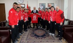 Vali Akın, Milli Sporcuları makamında ağırladı