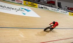 Konya Velodromu’nda kadınlar sprintte dünya rekoru…