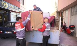 İhtiyaç fazlası eşyaları ihtiyaç sahiplerine ulaştırıyoruz
