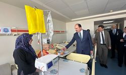 Başkan Altay vatandaşları hasta yatağında ziyaret etti