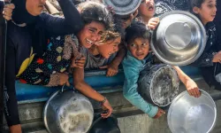 Gazzeli çocuklardan dünyaya 'Açlıktan ölüyoruz' mesajı