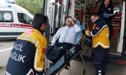 Gözü dönen öğrenci öğretmeni hastanelik etti