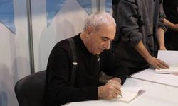 Yazar Nurullah Genç, Konya'da okurlarıyla buluştu