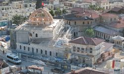 Depremzede kentte Türkiye'nin ilk camisini Konya onarıyor