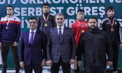 Konya’nın güreş yıldızları zirvede parladı