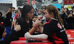 Bilek güreşinde lisanslı kadın sporcu sayısı 5 bine yaklaştı