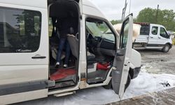 Seyir halinde ki minibüs alev aldı