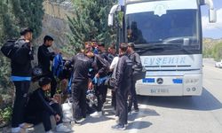 Lastik patladı futbolcular taksiyle maça yetişti!