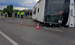 Konya'da yolcu otobüsü devrildi: Çok sayıda yaralı var