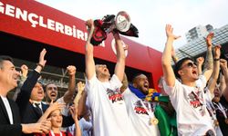 Süper Lig'e yükselen Gençlerbirliği, kupasını aldı