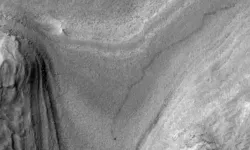 NASA'nın uydusu, Mars'ta ilerleyen Curiosity'i izledi