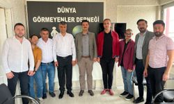 Anahtar Partisi, Dünya Görmeyenler Derneği’ni ziyaret etti