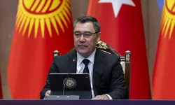 Caparov bayrağı yerde bırakmadı!