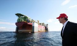 Doğalgaz yüzer üretim platformu Boğaz'dan geçecek