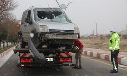 Hafif ticari aracın devrilmesi sonucu 1 kişi öldü, 6 kişi yaralandı
