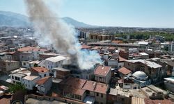 3 katlı iş yerinde yangın çıktı