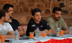 Ralli pilotları öğrencilerle buluştu