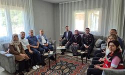 İl Emniyet Müdüründen şehit babalarına ziyaret