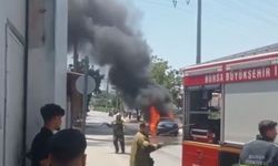 Sıcaktan dolayı araba alev aldı