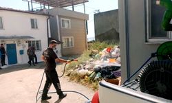 Çöp ev mahalleyi canından bezdirdi
