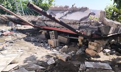 Balkon çöktü: 3 ölü, 6 yaralı