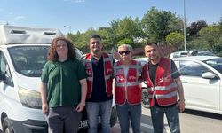 CHP Konya YKS'ye giren öğrencileri yolda karşıladı