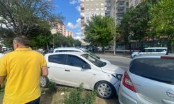 Konya'da 4 araç birbirine çarptı: Zincirleme kazada 2 yaralı