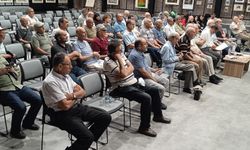 Aydınlar Ocağı'nda Efe'nin şiirleri seslendirildi