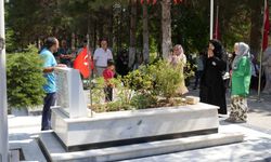 Şehit Ömer Halisdemir için kilometrelerce yol kat etti