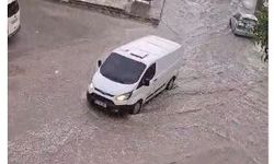 Konya'da iki saatlik yağmur hayatı felç etti!