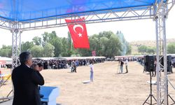 Mehmet Demirel'den Hac yemeğinde birlik vurgusu
