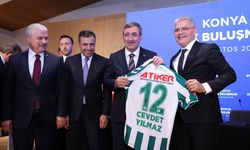 Cevdet Yılmaz'a Konyaspor'dan anlamlı hediye