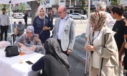 Başkan Pekyatırmacı'dan Kadın Kolları standına ziyaret