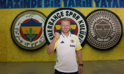 Kadıköy'de tarihi imza: Unutulmaz yıldız yıllar sonra kulübeye geri döndü