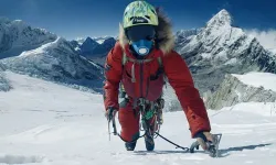 Günlerce haber alınamamıştı: Öldü sanılan Everest dağcısının inanılmaz hayatta kalma mücadelesi