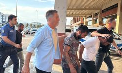 Şüpheli otomobilin gizli bölmesinden çıkanlar şoke etti!