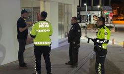 Aksaray sokaklarında inatçı sürücü alarmı: Alkolmetreyi reddeden gence tarihi ceza yağdı