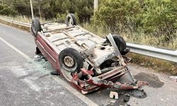 İzmir-Ankara yolunda korkutan kaza: Taklalar atan otomobil bariyerlere çarparak durabildi