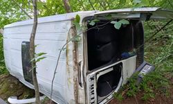 Ordu'da yolcu minibüsü uçuruma yuvarlandı: Dehşet anlarında can pazarı yaşandı