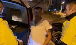 Aksaray’da gece yarısı trafik kazası: Kavşağa çarpan sürücünün alkolmetre isyanı kameralara yansıdı