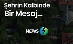 Şehrin en kalabalık noktasında herkes bu görüntüyü konuşuyor: Bakan bir daha baktı!