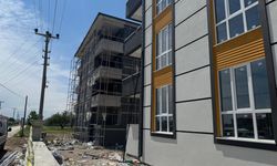 Elektrik akımına kapılan işçi metrelerce yükseklikten yere çakıldı