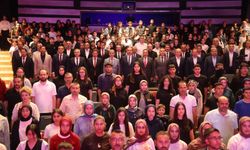 Konya'da gençlerin ödül gecesi: Dereceye giren öğrenciler sahneye çıktı