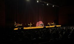 Konya'da dün gece binlerce mum, etkinlik için yakıldı