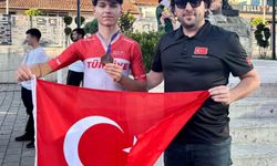 Genç pedal Vedat Emre Söker uluslararası arenada podyuma çıktı!