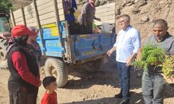 Üreticinin yolları açılıyor: Başkan Ustaoğlu’ndan Yaylacık Mahallesi’ne kalıcı çözüm sözü